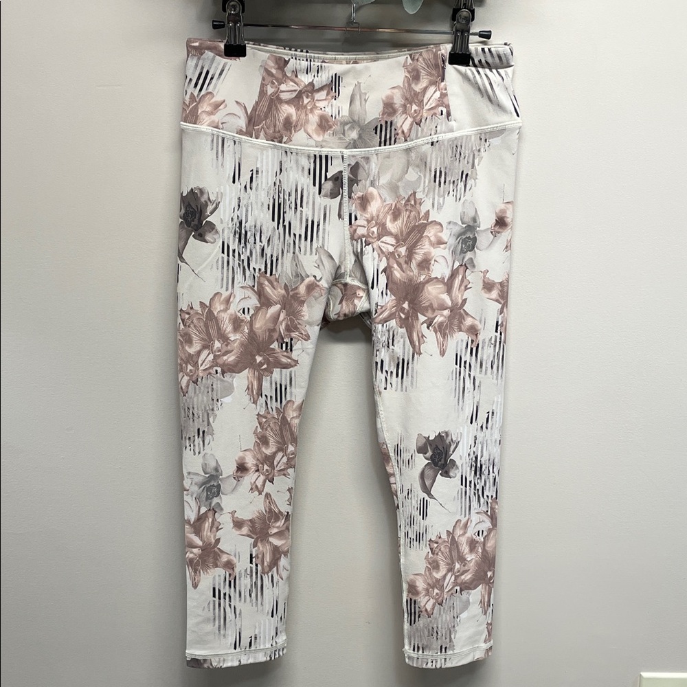 Calia By Carrie Underwood Cropped Athletic Leggings Floral & Striped M